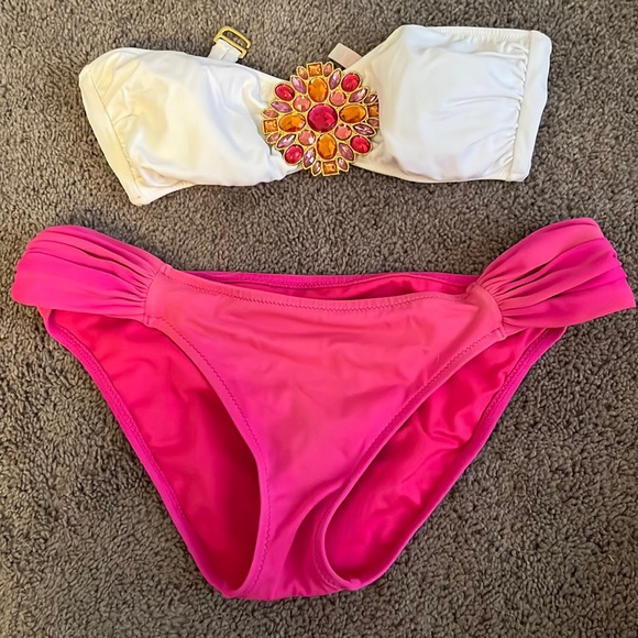 SOLD Beautiful bikini set - Picture 1 of 2